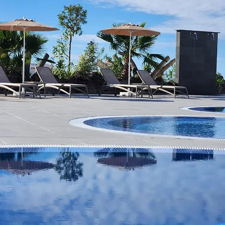 Διαμέρισμα New Modern With Heated Pool